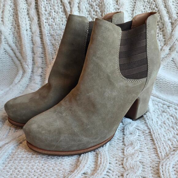NEW Kork-Ease Women's Shirome Leather Heeled Pull On Ankle Boots Size 9M Taupe - Picture 1 of 6